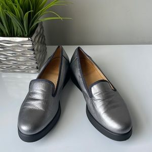 Ukies Silver Metallic Loafers Women’s size 6.5